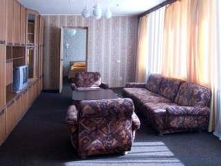 Гостиница  Спутник Санкт-Петербург 4-х местный номер с гостиной-4